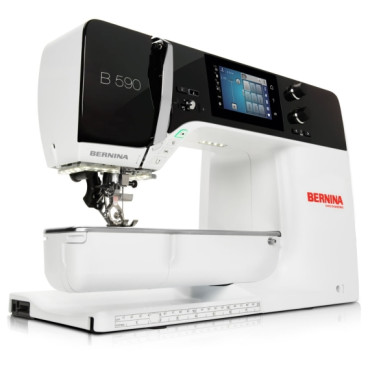 Bernina 590 Sewing Machine with Embroidery Module